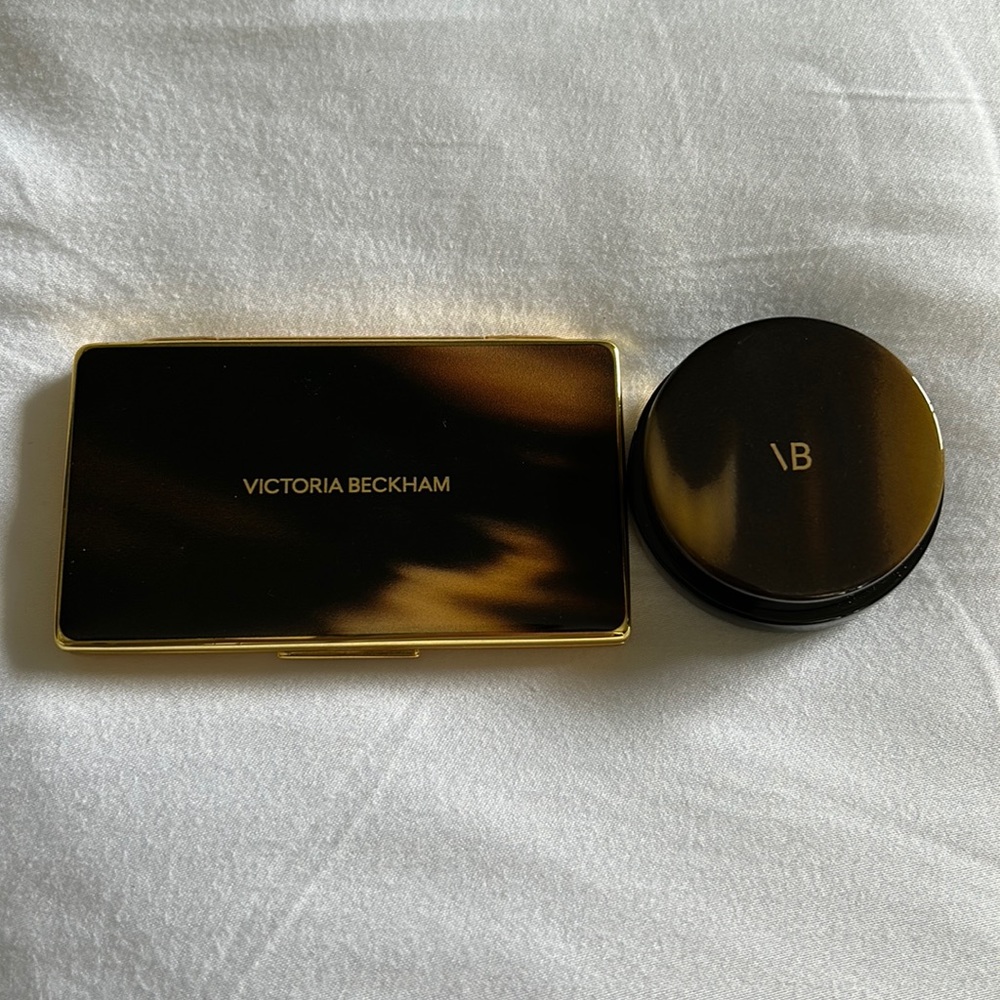 Victoria Beckham eye duo